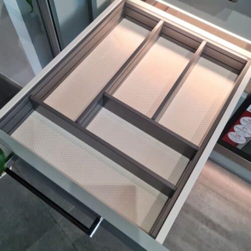 Ảnh thực tế bộ khay chia ngăn kéo Hafele 552.52.803