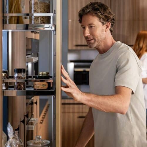 Ảnh thực tế bộ kệ tủ 6 tầng, rổ lưới DISPENSA 90 ARENA 300mm Hafele 546.54.631