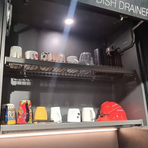 Lắp đặt phụ kiện tủ bếp khay hứng nước Hafele 544.01.388 đen 764x263mm