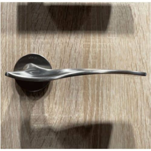 Ảnh thực tế tay nắm gạt có nắp che T5 Hafele 901.99.579