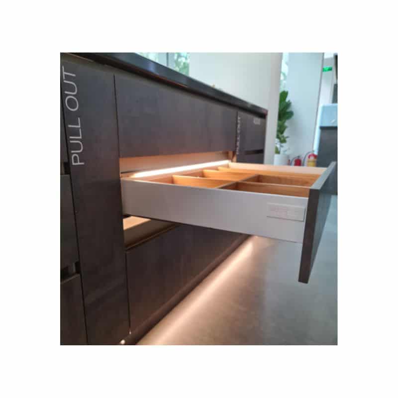 Thiết kế Ray hộp Hafele 552.35.735 Alto-S X1 chức năng nhấn mở màu trắng Thiết kế Ray hộp Hafele 552.35.735 Alto-S X1 chức năng nhấn mở màu trắng