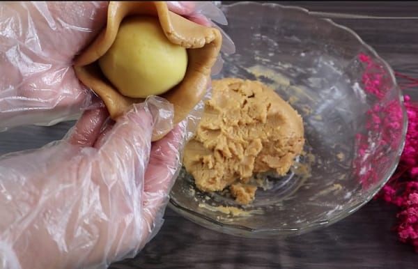 Tạo hình bánh trung thu