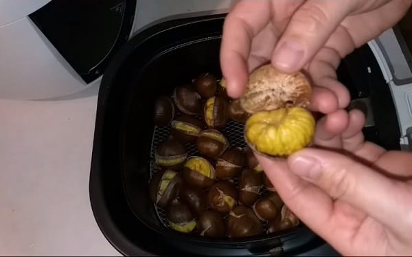 Cách nướng hạt dẻ bằng nồi chiên không dầu