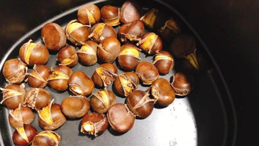 Chiên hạt dẻ bằng nồi chiên không dầu