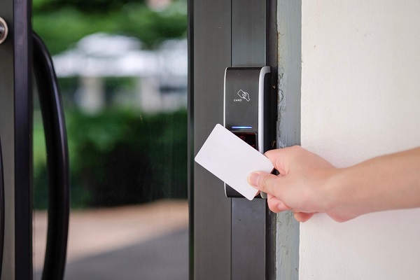 Khóa thẻ từ Häfele loại nào tốt? Top 3 loại tốt nhất 6 Khóa cửa thẻ từ Hafele cách dùng