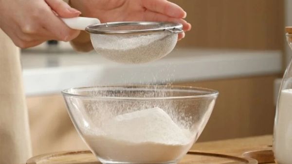 Làm bánh bông lan tại nhà