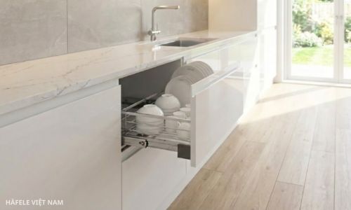 Giá bát đĩa Hafele Cappella 549.08.447 12 549.08.447 - Lắp đặt linh hoạt theo cấu trúc tủ bếp (lắp đặt gắn trực tiếp vào cánh tủ trước)
