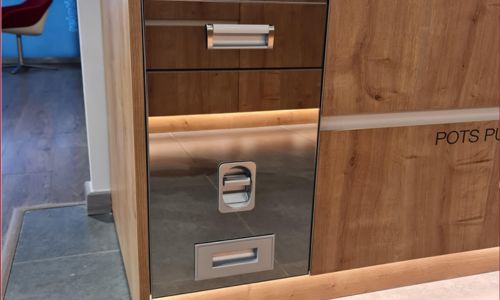 549.32.990 thiết kế âm tủ sang trọng