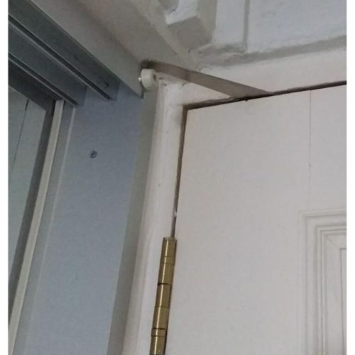 Hình chặn cửa trên khung phải Hafele 937.13.570